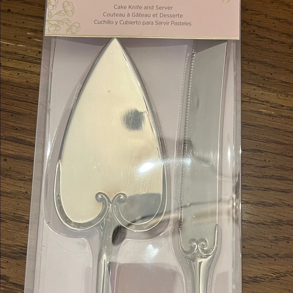 David Tutera Silver Heart‎ Handle Cake Server Set